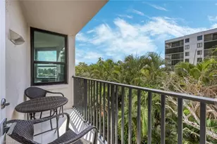 10562 Gulf Shore Dr, Naples, FL 34108 - Photo 3