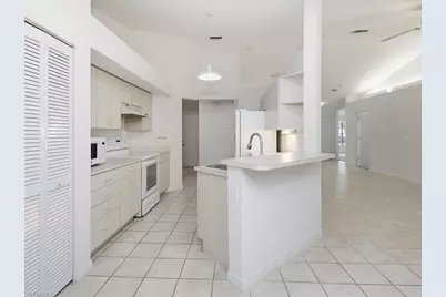 2305 Piccadilly Circus, Naples, FL 34112 - Photo 9