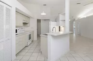 2305 Piccadilly Circus, Naples, FL 34112 - Photo 9