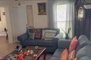 199 Leawood Cir, Naples, FL 34104 - Photo 5