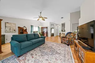 12821 Eagle Pointe Cir, Fort Myers, FL 33913 - Photo 5