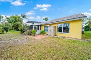 12821 Eagle Pointe Cir, Fort Myers, FL 33913 - Photo 21