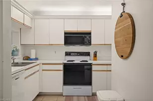 1140 Sarah Jean Cir, Naples, FL 34110 - Photo 13