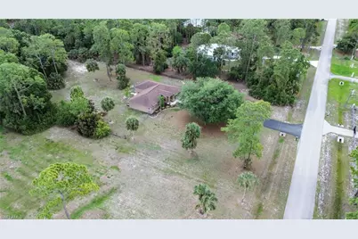 2910 2nd St NE, Naples, FL 34120 - Photo 31