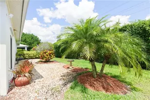 415 Crossfield Cir, Naples, FL 34104 - Photo 17