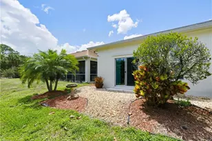 415 Crossfield Cir, Naples, FL 34104 - Photo 33