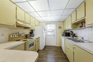 45 Tozer Ct, Fort Myers, FL 33919 - Photo 9