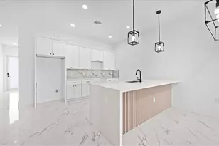 1009/1011 NE 15th Ln, Cape Coral, FL 33909 - Photo 7