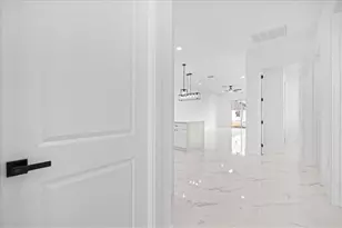 1009/1011 NE 15th Ln, Cape Coral, FL 33909 - Photo 21