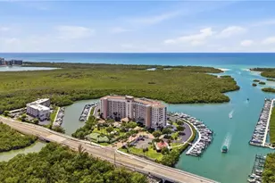 13105 Vanderbilt Dr, Naples, FL 34110 - Photo 35