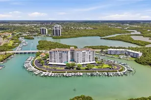 13105 Vanderbilt Dr, Naples, FL 34110 - Photo 37