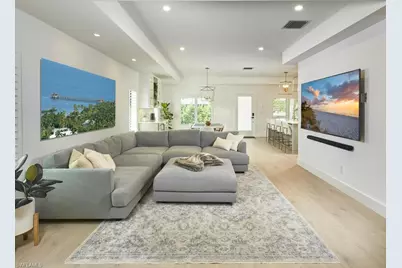 1080 13th St N, Naples, FL 34102 - Photo 9