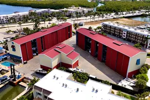 750 River Point B2-13 Dr, Naples, FL 34102 - Photo 3