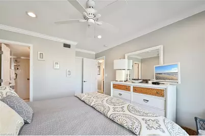 1100 Gulf Shore Blvd N #304, Naples, FL 34102 - Photo 15