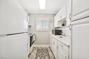 1100 Gulf Shore Blvd N, Naples, FL 34102 - Photo 11