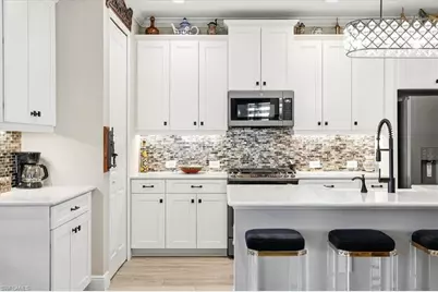 2318 Marquesa Cir, Naples, FL 34112 - Photo 9