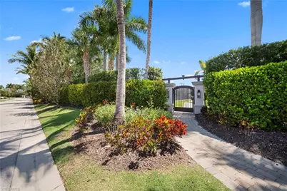 8030 Signature Club Cir #102, Naples, FL 34113 - Photo 37