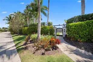 8030 Signature Club Cir, Naples, FL 34113 - Photo 37