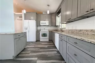 102 SE 43rd Ln, Cape Coral, FL 33904 - Photo 7