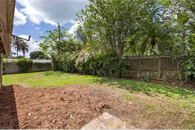 2261 11th St N, Naples, FL 34103 - Photo 19