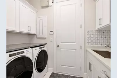 9257 Cayman Dr, Naples, FL 34114 - Photo 39