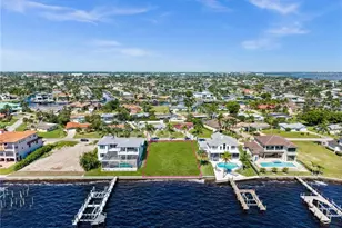 1020 Dolphin Dr, Cape Coral, FL 33904 - Photo 5