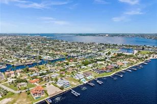 1020 Dolphin Dr, Cape Coral, FL 33904 - Photo 15