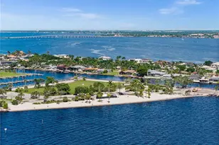 1020 Dolphin Dr, Cape Coral, FL 33904 - Photo 17