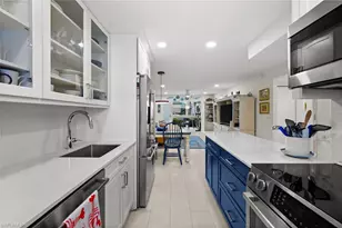 1021 3rd St S, Naples, FL 34102 - Photo 9