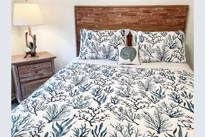 2037 W Crown Pointe Blvd, Naples, FL 34112 - Photo 5