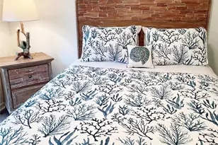 2037 W Crown Pointe Blvd, Naples, FL 34112 - Photo 5