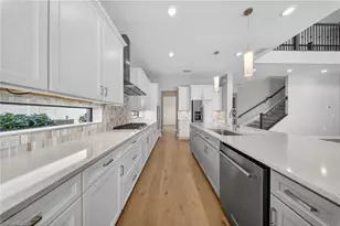 20060 Hartford Blvd, Estero, FL 33928 - Photo 13