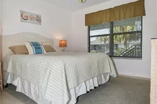 1203 Commonwealth Cir, Naples, FL 34116 - Photo 9