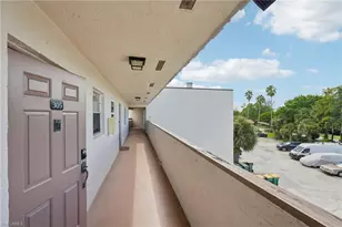 499 Forest Lakes Blvd, Naples, FL 34105 - Photo 21