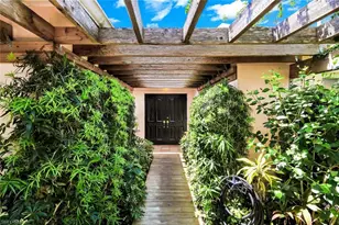 330 Bald Eagle Dr, Naples, FL 34105 - Photo 3