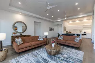 201 8th St S, Naples, FL 34102 - Photo 5