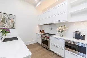 201 8th St S, Naples, FL 34102 - Photo 11