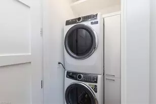 201 8th St S, Naples, FL 34102 - Photo 25