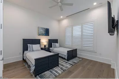 201 8th St S #104, Naples, FL 34102 - Photo 15