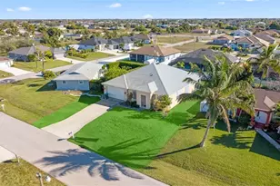 1113 NE 7th Ave, Cape Coral, FL 33909 - Photo 11