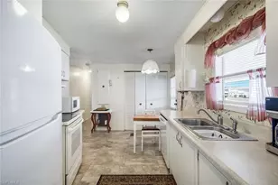 27520 Bourbonniere Dr, Bonita Springs, FL 34135 - Photo 9