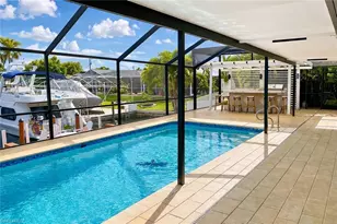 808 SW 52nd St, Cape Coral, FL 33914 - Photo 3