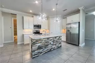 28442 Captiva Shell Loop, Bonita Springs, FL 34135 - Photo 5