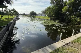 525 SE 11th Ct, Cape Coral, FL 33990 - Photo 21