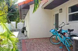 778 Broad Ct S, Naples, FL 34102 - Photo 35