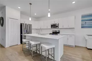 2257 Avocado Ln, Naples, FL 34120 - Photo 3
