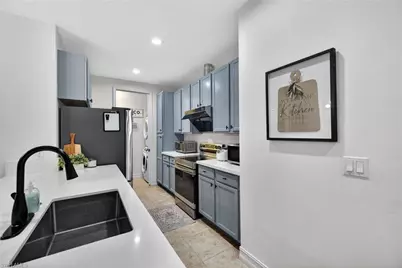 7845 Bristol Cir, Naples, FL 34120 - Photo 7