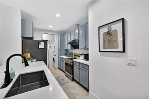 7845 Bristol Cir, Naples, FL 34120 - Photo 7