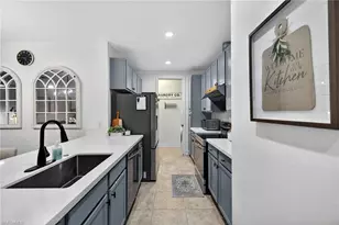 7845 Bristol Cir, Naples, FL 34120 - Photo 9