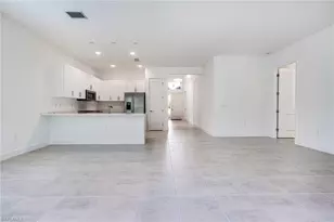 12448 Violet Ln, Naples, FL 34120 - Photo 7